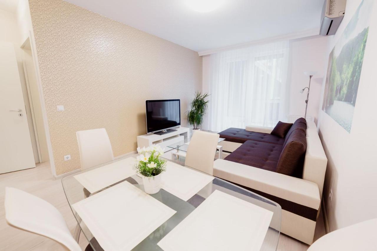 Corvin Promenade With Free Parking Apartment Budapest Exterior photo